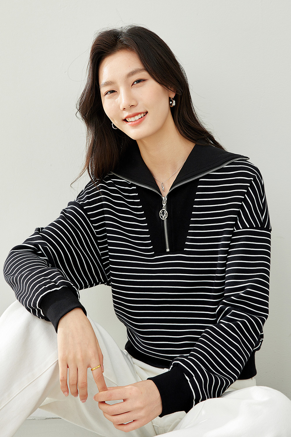 Fashionable Striped sweatshirt