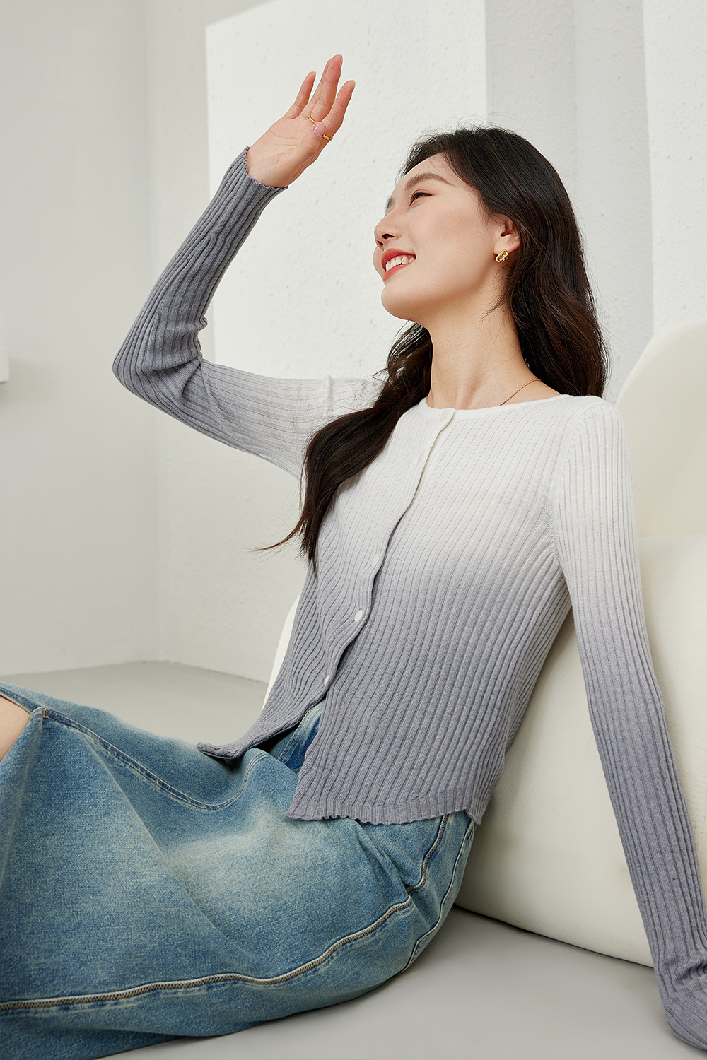 Round Neck Gradient Knit Cardigan-VIMLYSTORE