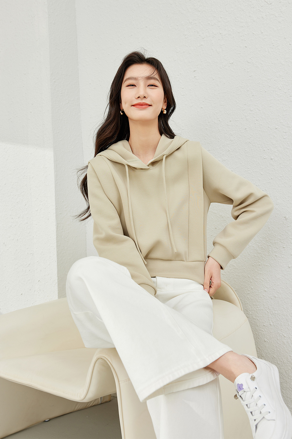 Versatile Commuter Hooded Sweatshirt