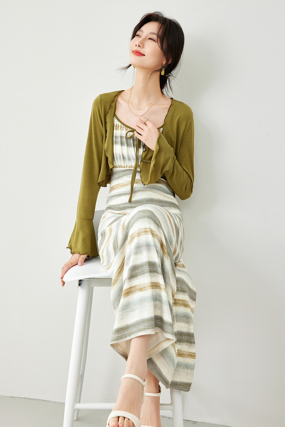 Contrast Color Dress Suit