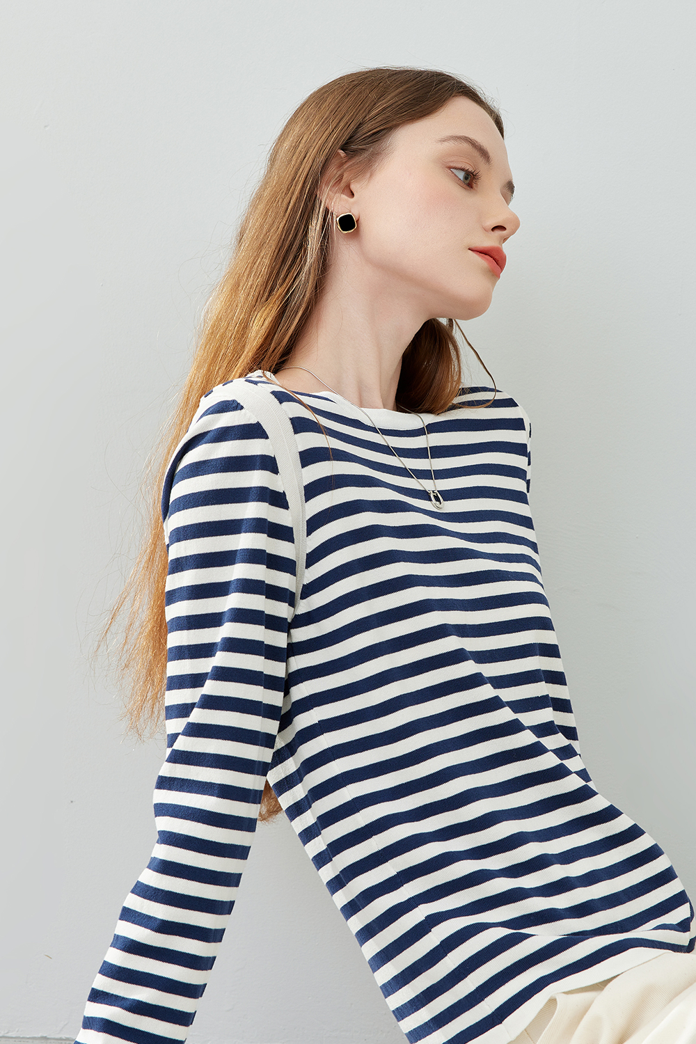 Round Neck Striped Knit Sweater-VIMLYSTORE