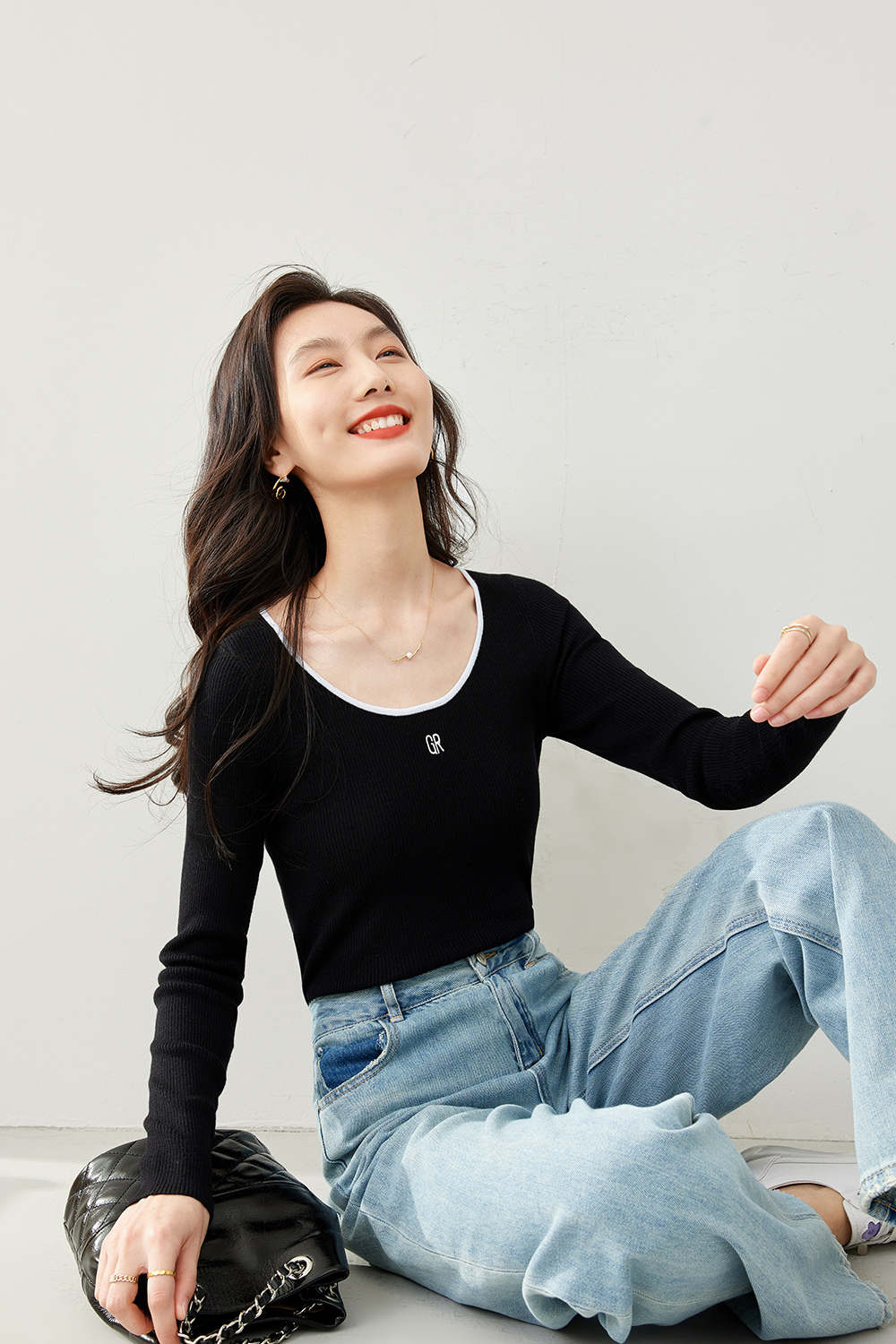 U-Neck Contrast Knitted Sweater