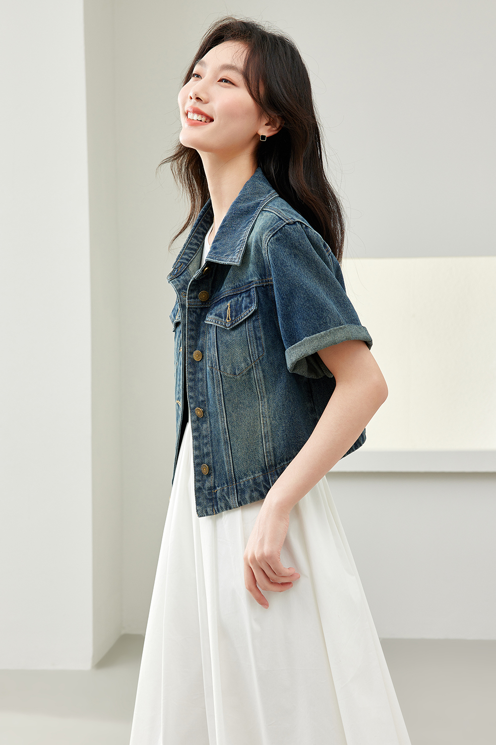 Denim Short Jacket With Fold-Down Sleeves