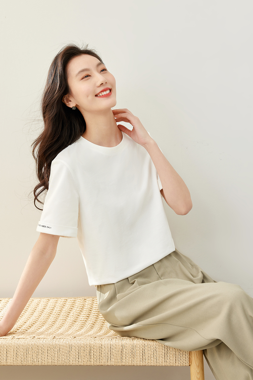Simple Commuter Round Neck T-Shirt
