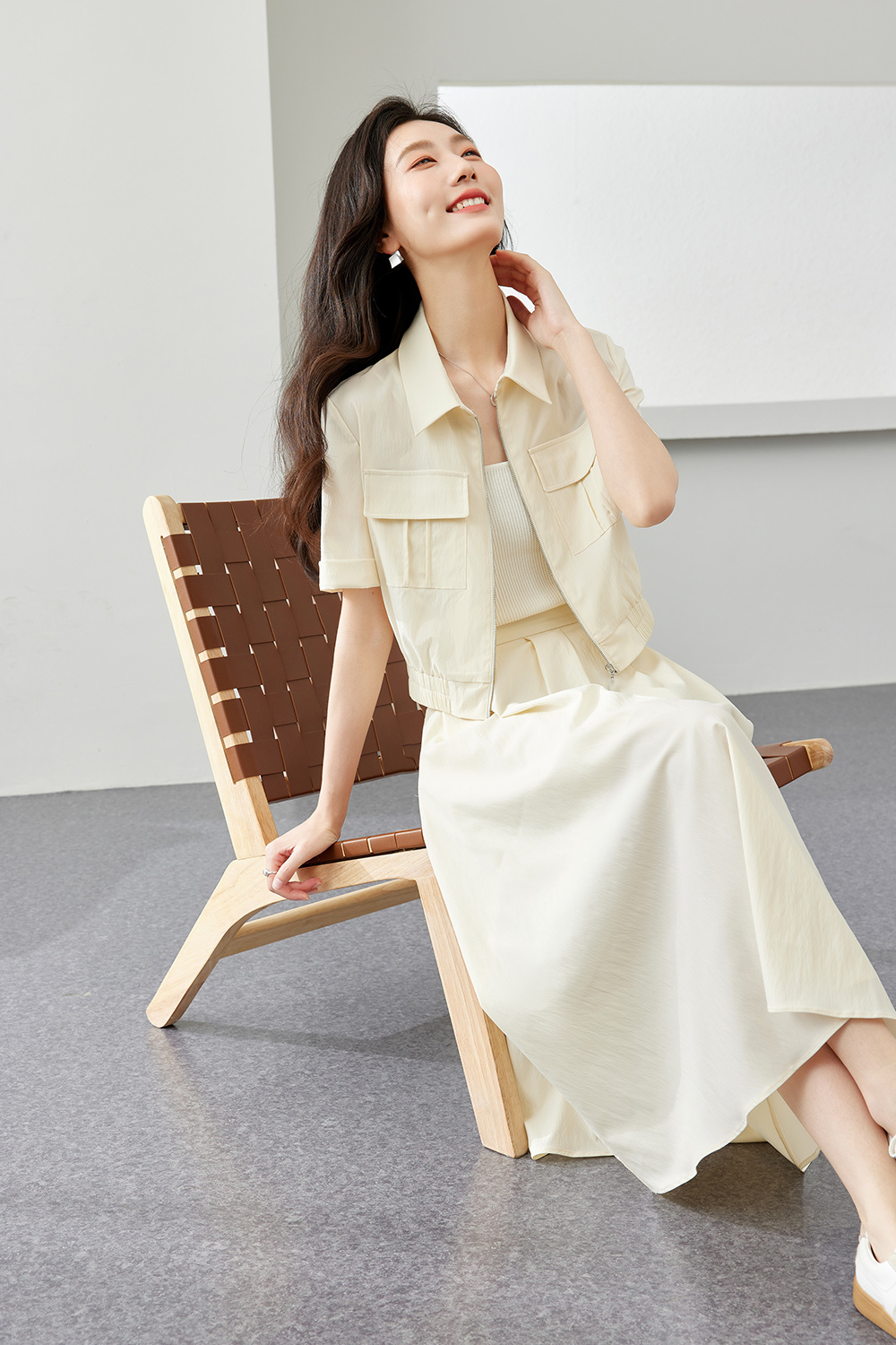 Simple Flesh-Covering Fashion Suit