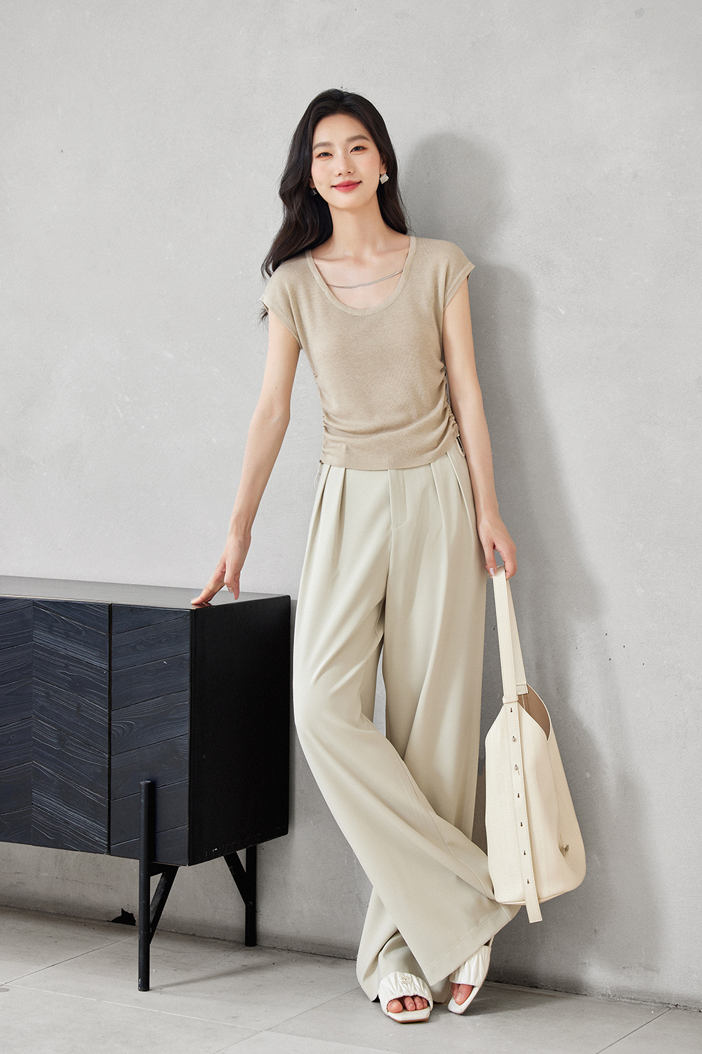 U-Neck Sleeveless Sweater