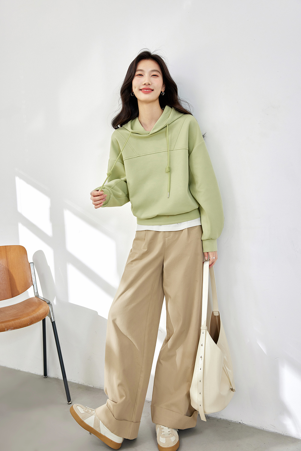 Fashionable Casual Silhouette Sweatshirt