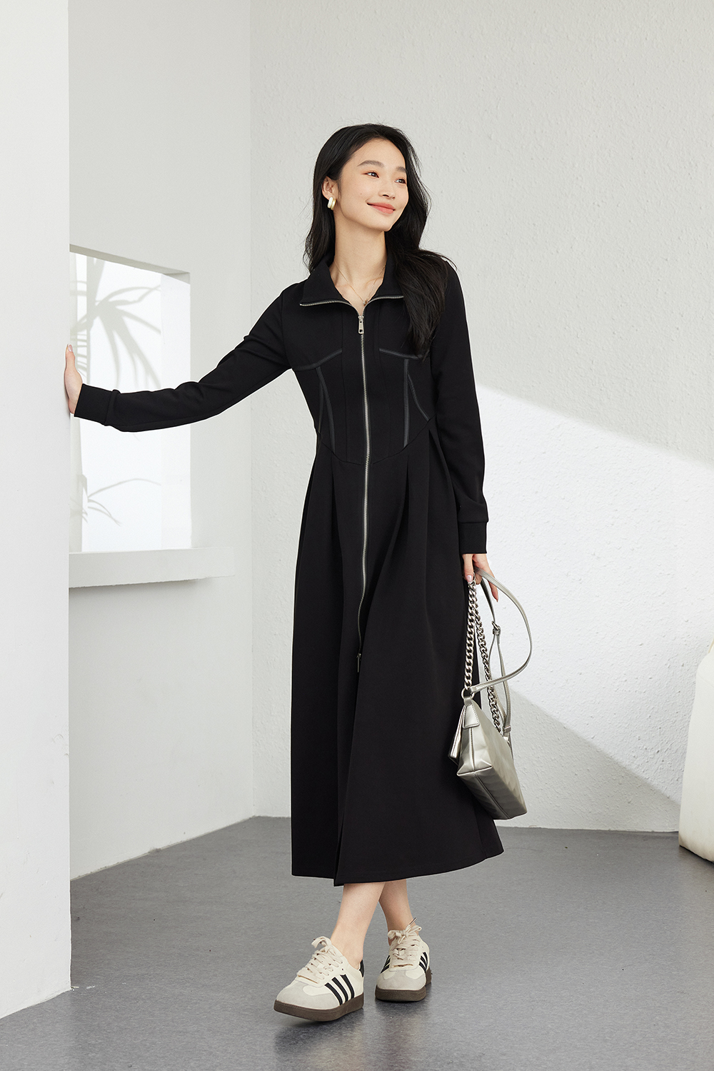 Fashion Stand-Collar Silhouette Dress