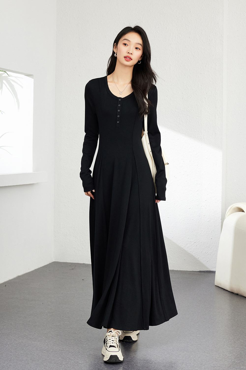 Elegant And Versatile Dress