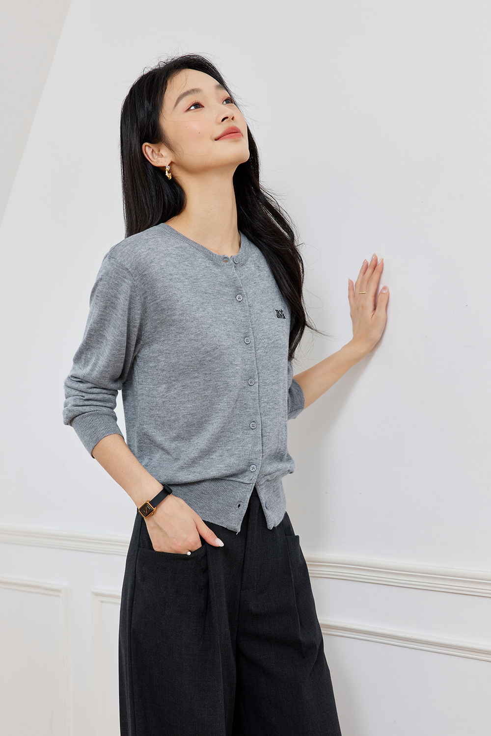 Soft And Waxy Embroidered Knitted Cardigan-VIMLYSTORE