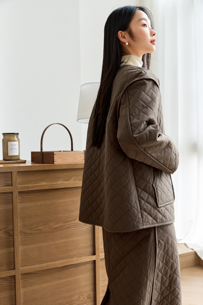 Classic Brown Diamond-Quilted Padded Set