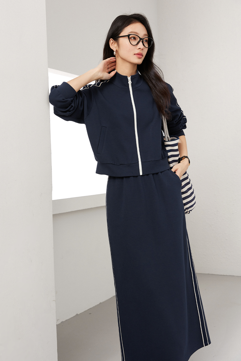 Collegiate Style Contrast Suit-VIMLYSTORE