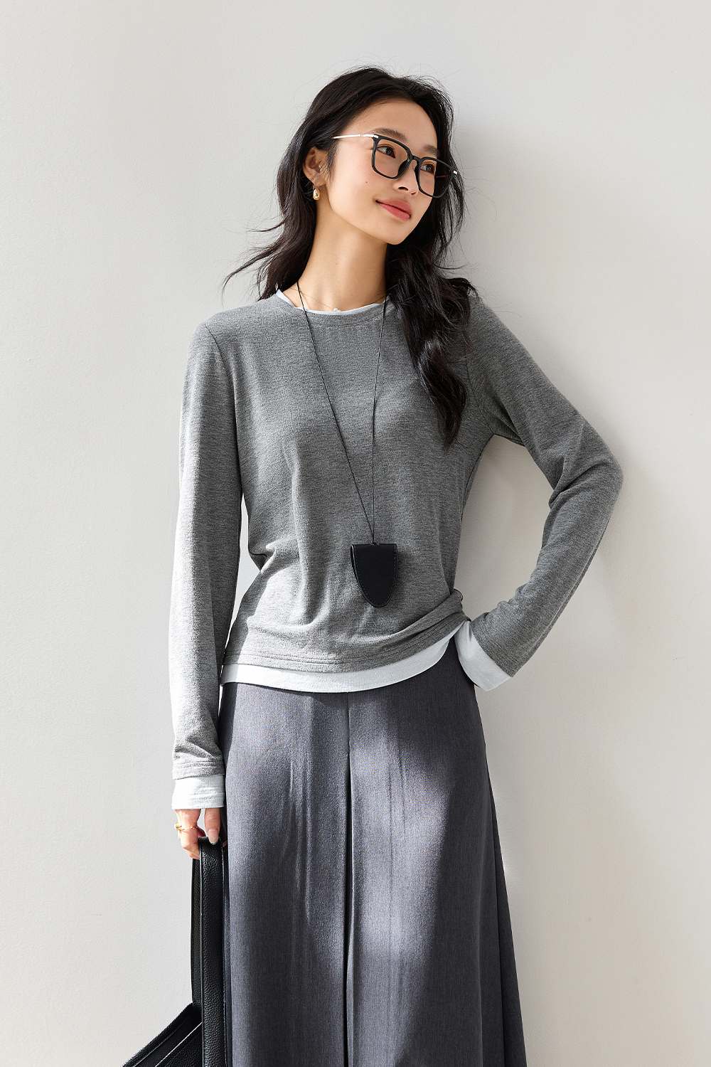 Contrast Color Round Neck T-Shirt-VIMLYSTORE