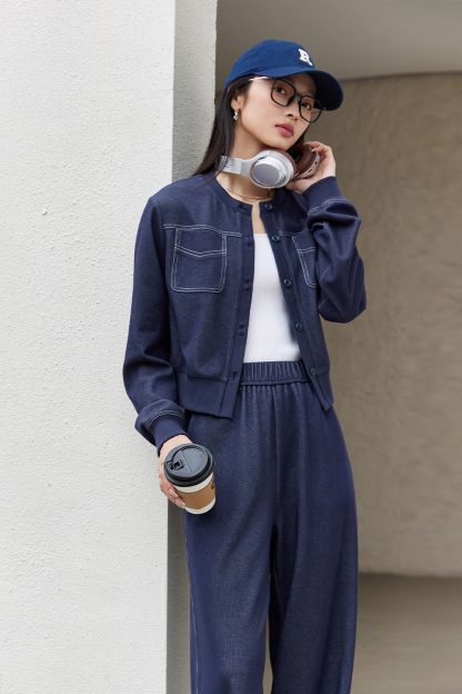 Contrasting Exposed Stitch Knitted Suit