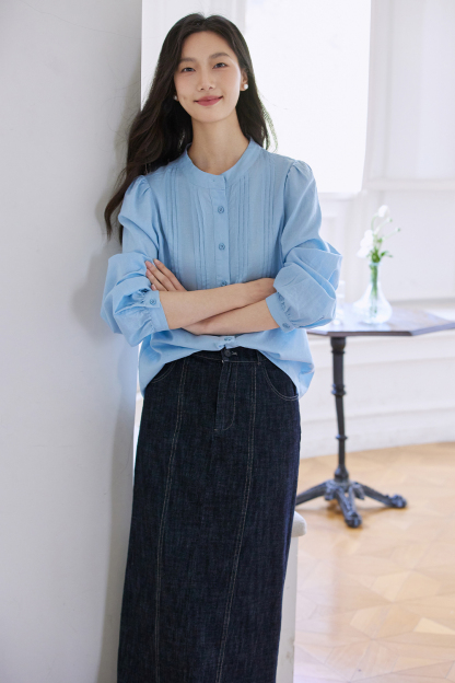 Round Neck Pleated Shirt
