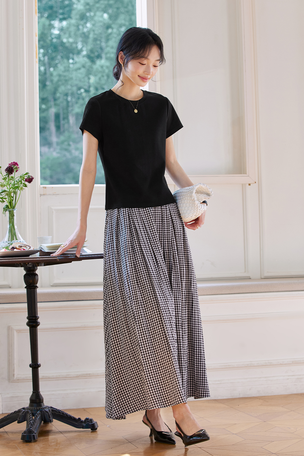 Modern Casual White T-Shirt-VIMLYSTORE