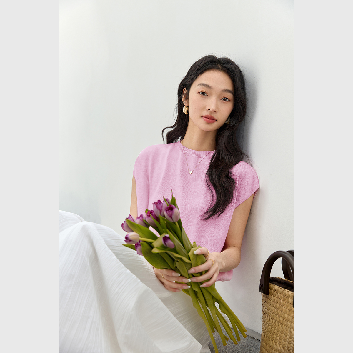 Sleeveless Round Neck Sweater