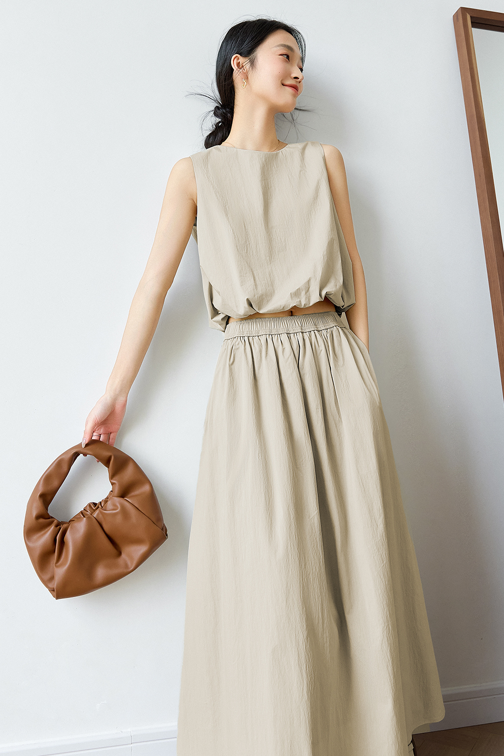 Round Neck Sleeveless Skirt Suit