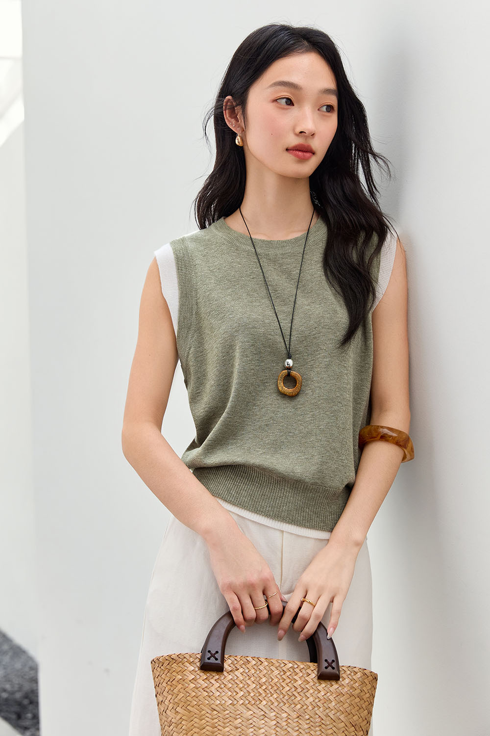 Round Neck Sleeveless Loose Knit Sweater