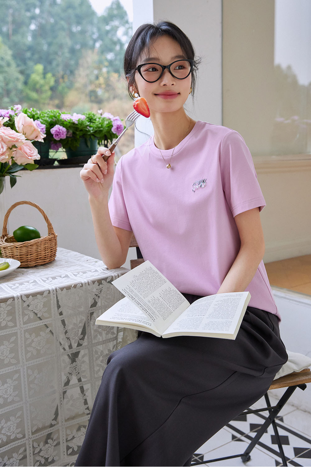 Kitten Sequin Embroidered Straight T-Shirt