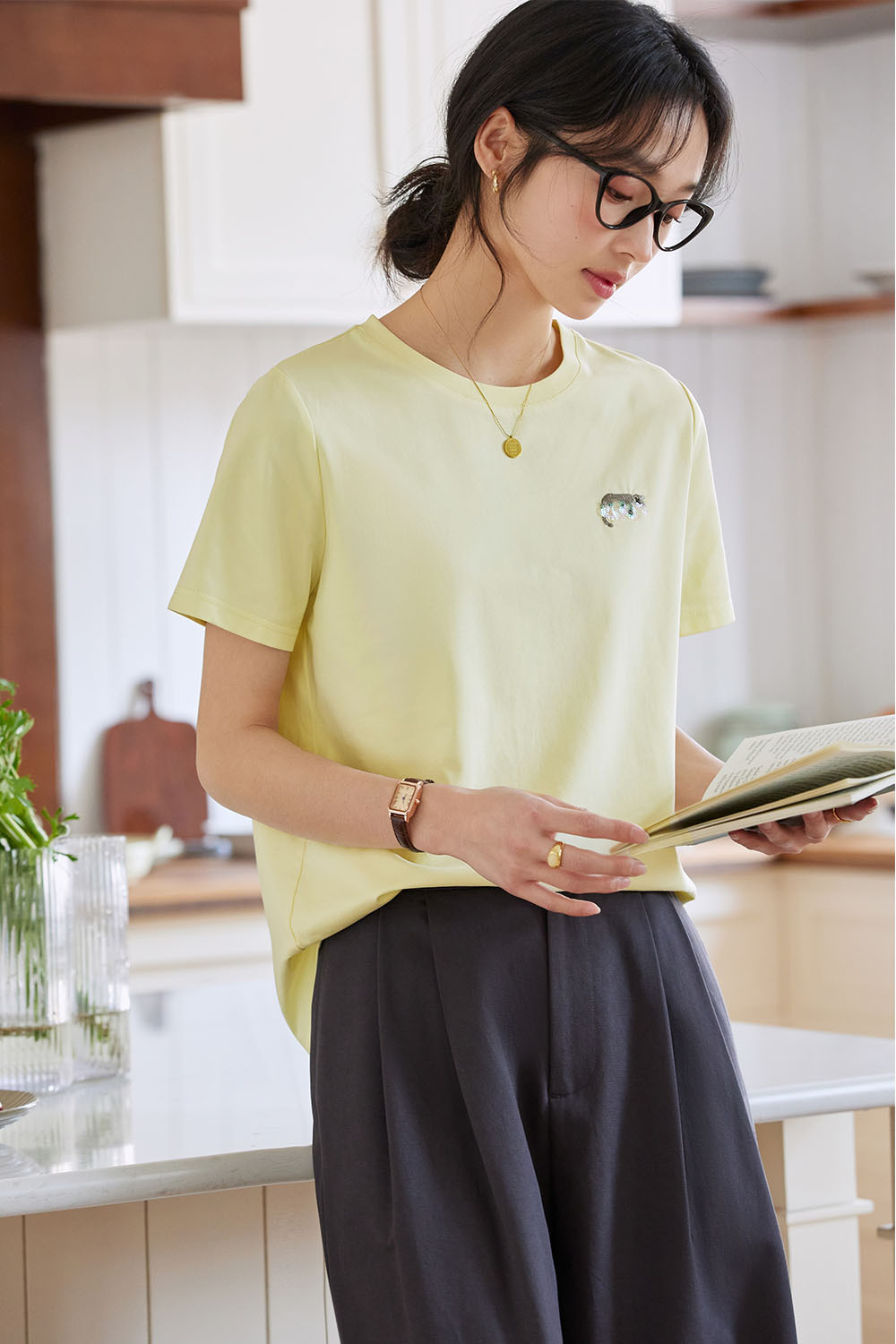 Kitten Sequin Embroidered Straight T-Shirt