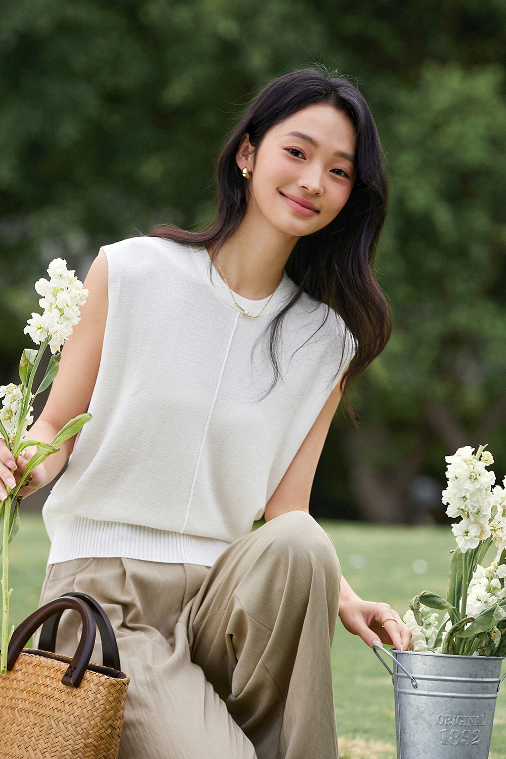 Round Neck High Elastic Sleeveless Sweater