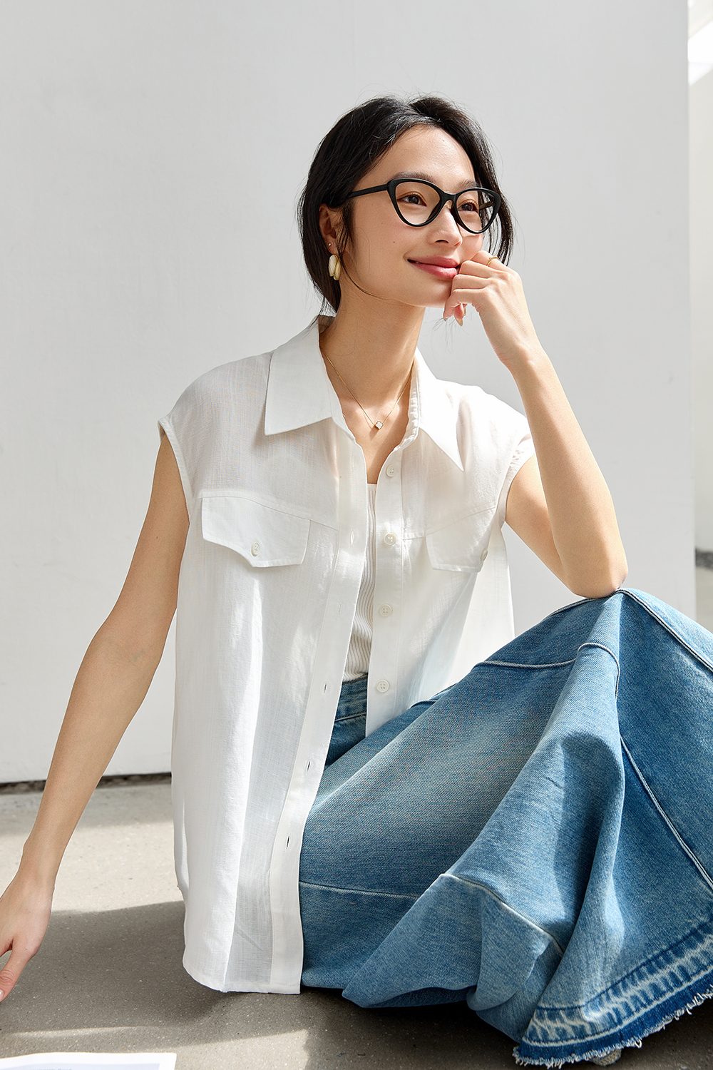 Commute-Elegance Sleeveless Cardigan with Lapel Collar