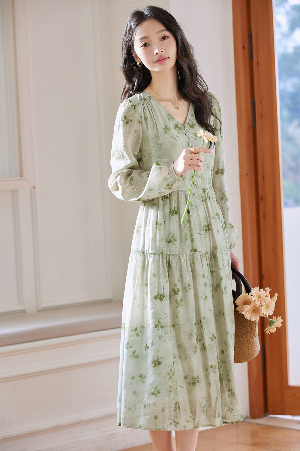 V-Neck Puff-Sleeve Belted Maxi Dress with Waist-Defining Tie-VIMLYSTORE