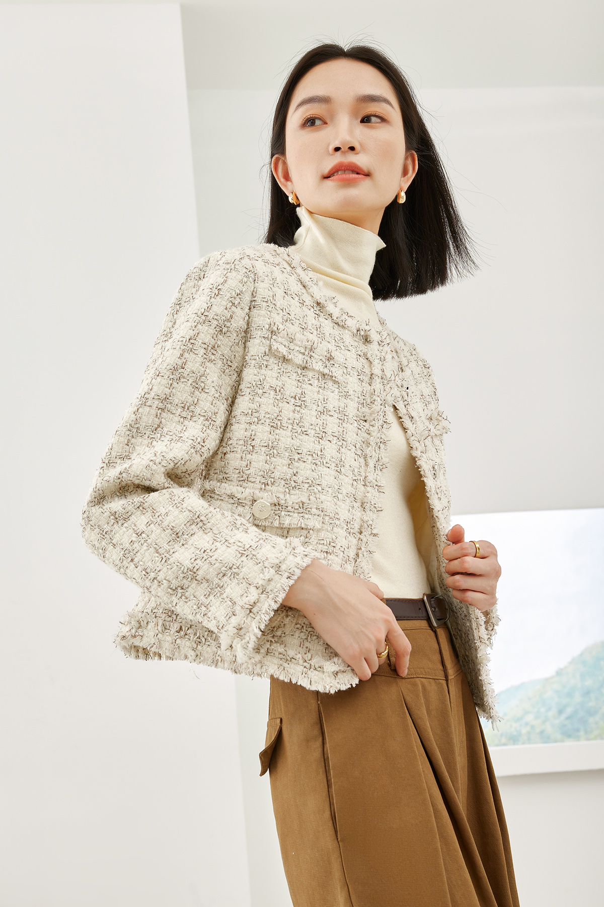 Tassel-Trimmed Round Neck Short Jacket