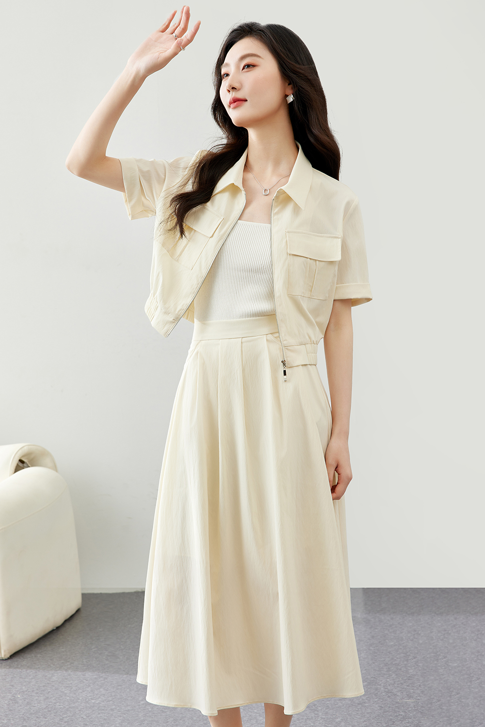 Simple Flesh-Covering Fashion Suit