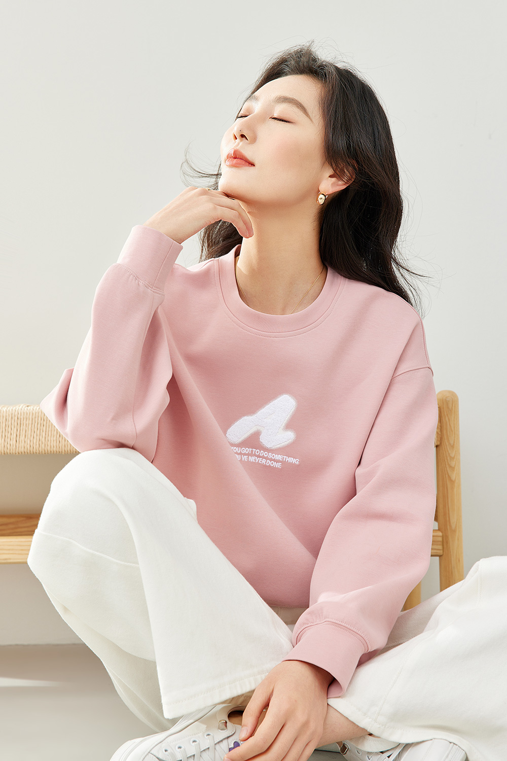 crew neck embroidered sweatshirt-VIMLYSTORE