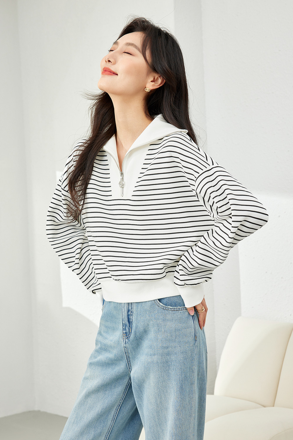 Fashionable Striped sweatshirt