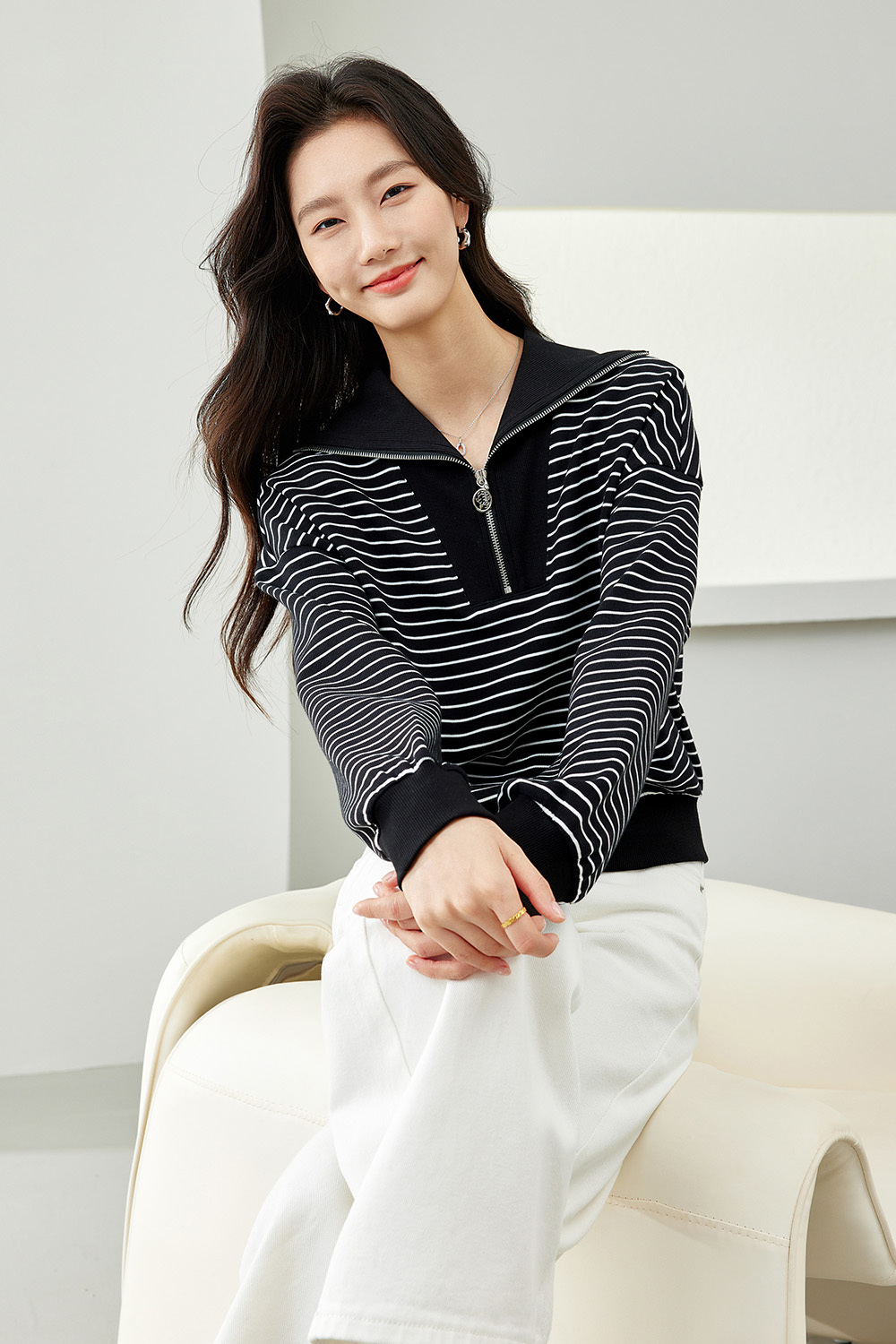 Fashionable Striped sweatshirt