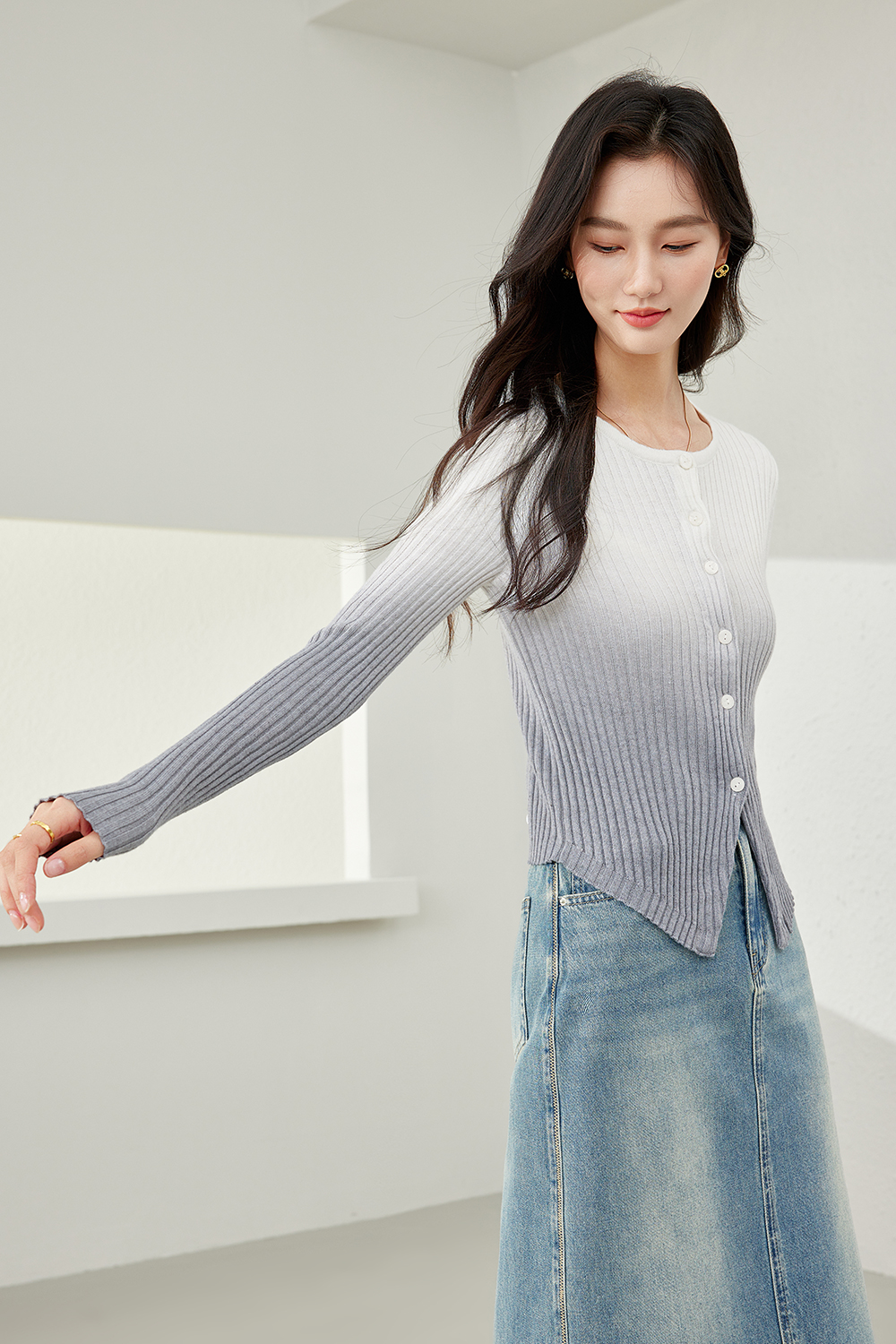 Round Neck Gradient Knit Cardigan-VIMLYSTORE