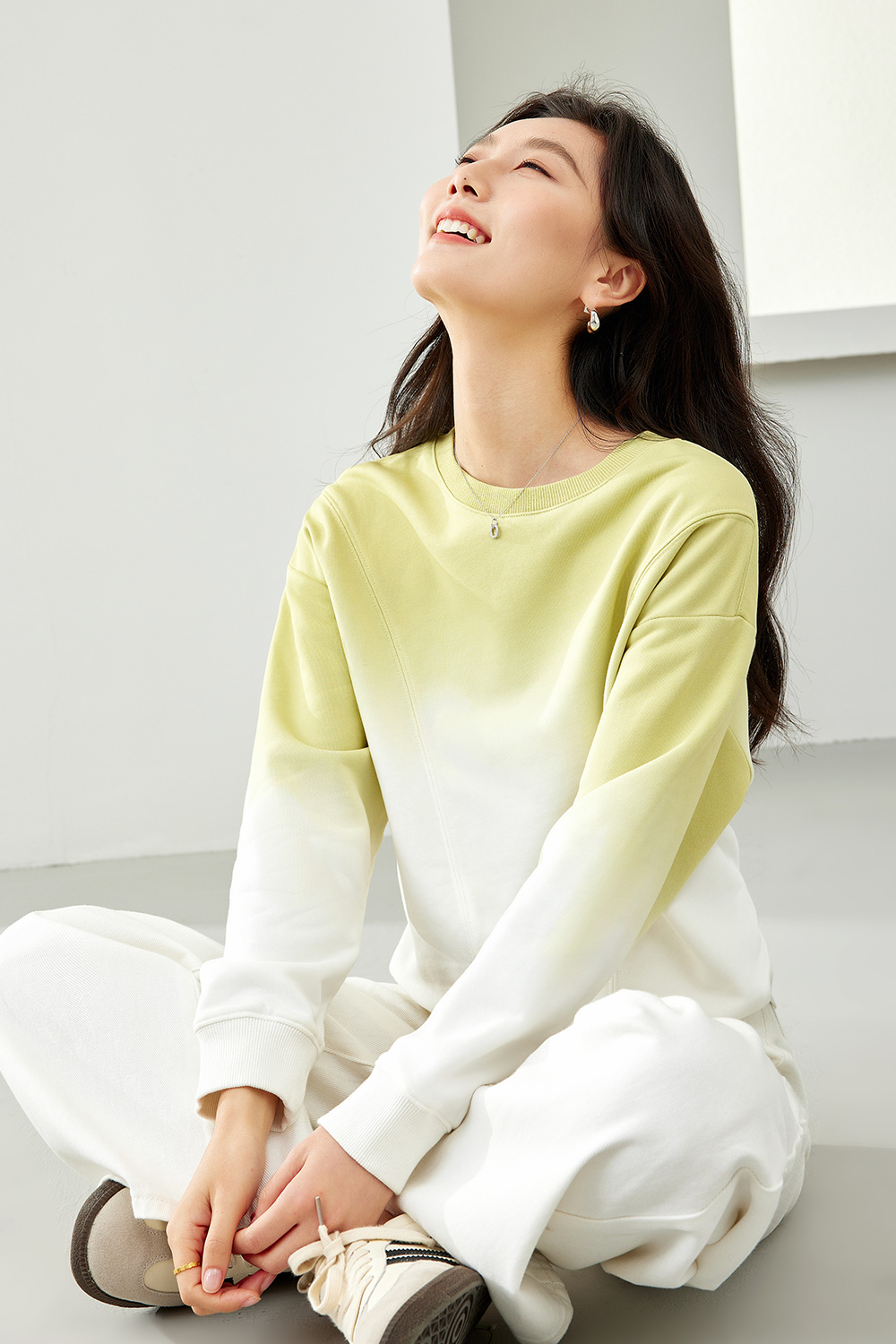 Gradient Round Neck Hoodie-VIMLYSTORE