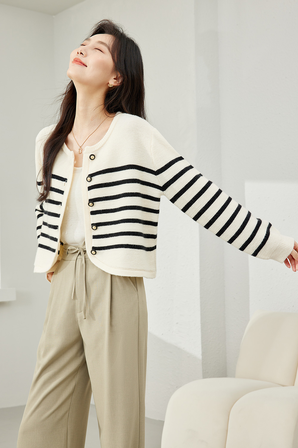Rounded Hem Knitted Cardigan-VIMLYSTORE