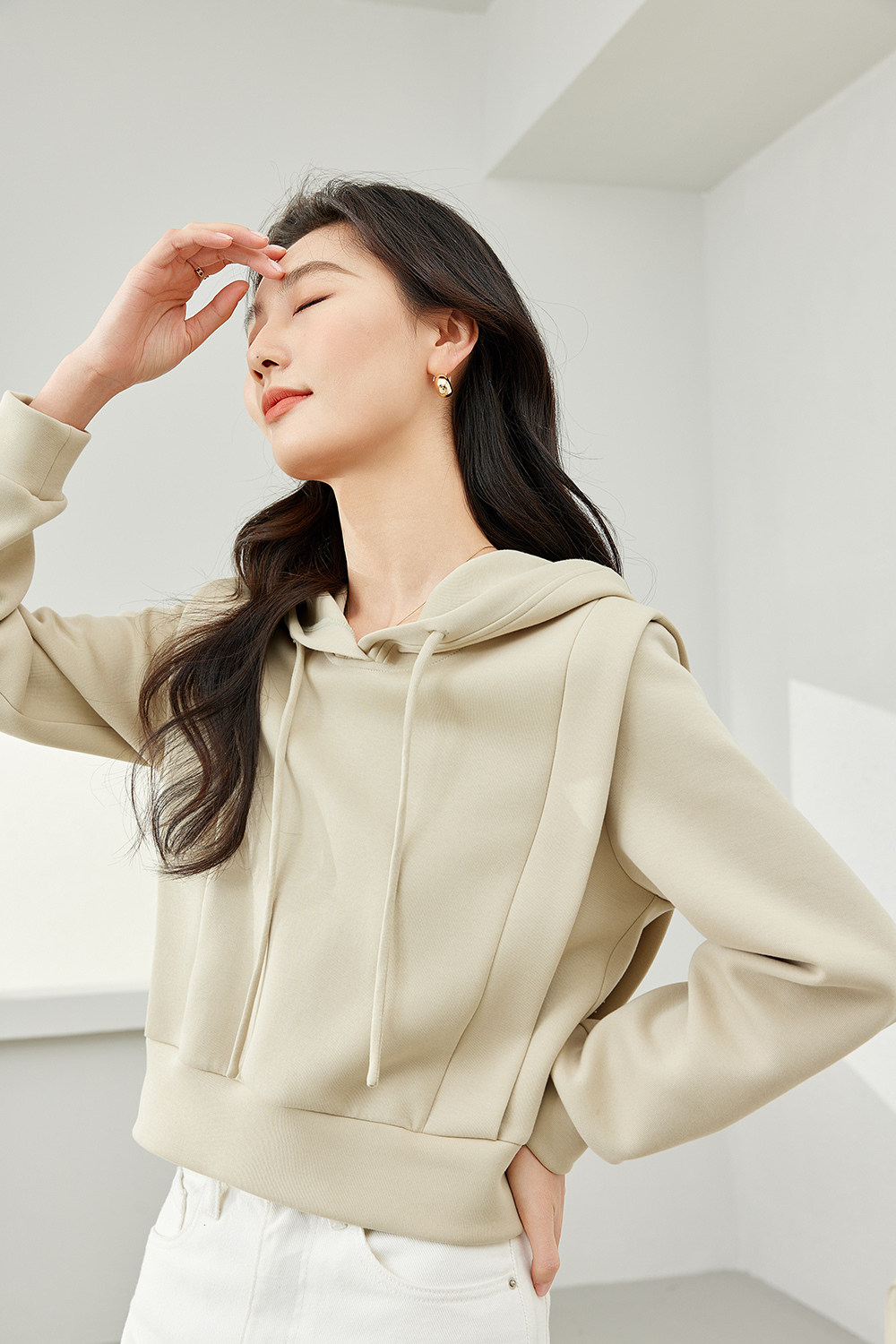 Versatile Commuter Hooded Sweatshirt