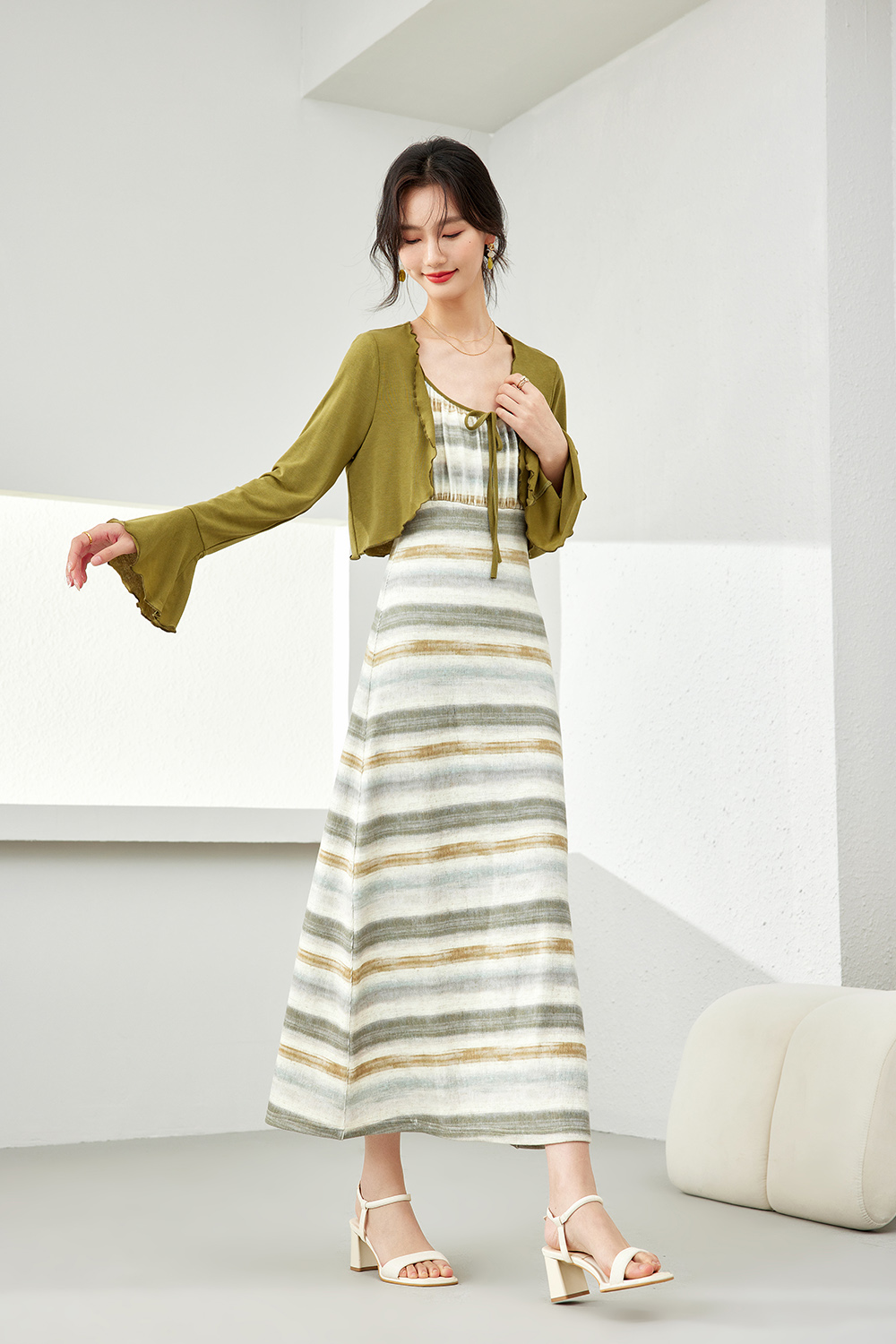 Contrast Color Dress Suit