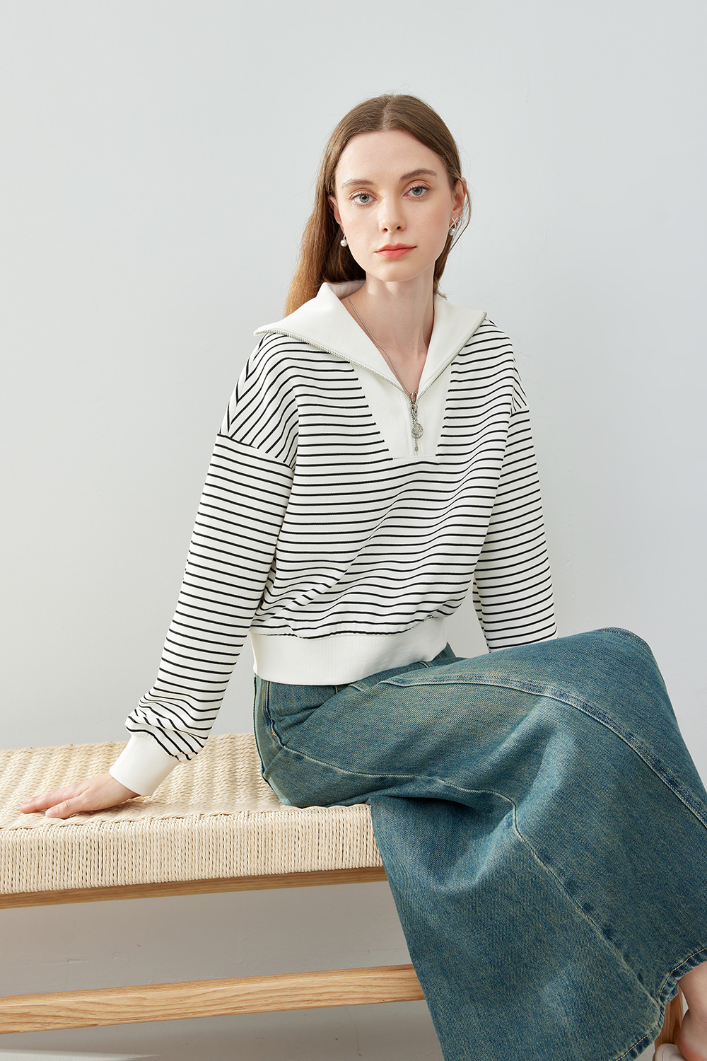 Fashionable Striped sweatshirt -