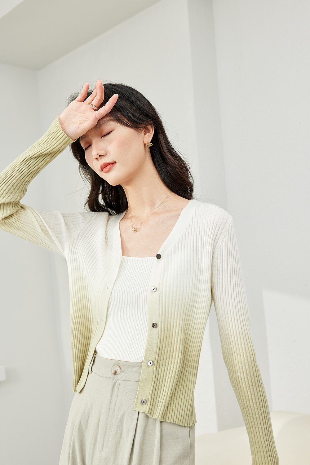 V-Neck Gradient Knitted Cardigan-VIMLYSTORE