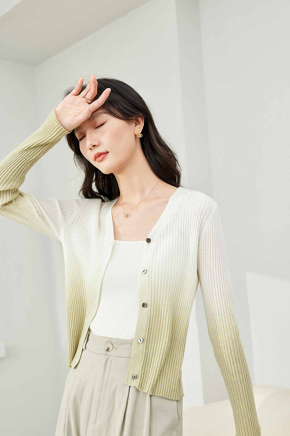 V-Neck Gradient Knitted Cardigan