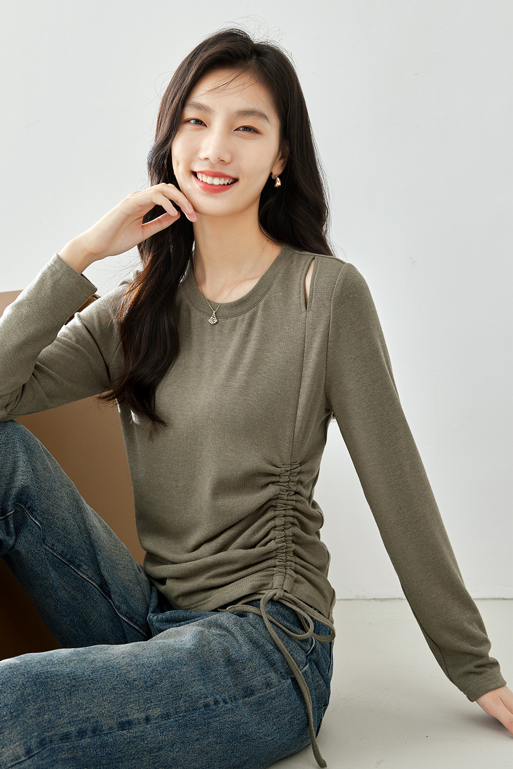 Drawstring pleated long sleeve T-shirt-VIMLYSTORE