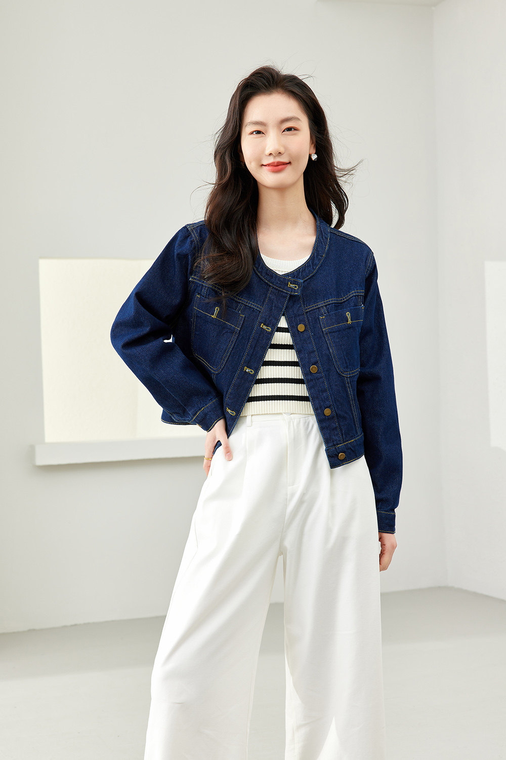 Round Neck Denim Short Jacket-VIMLYSTORE.com