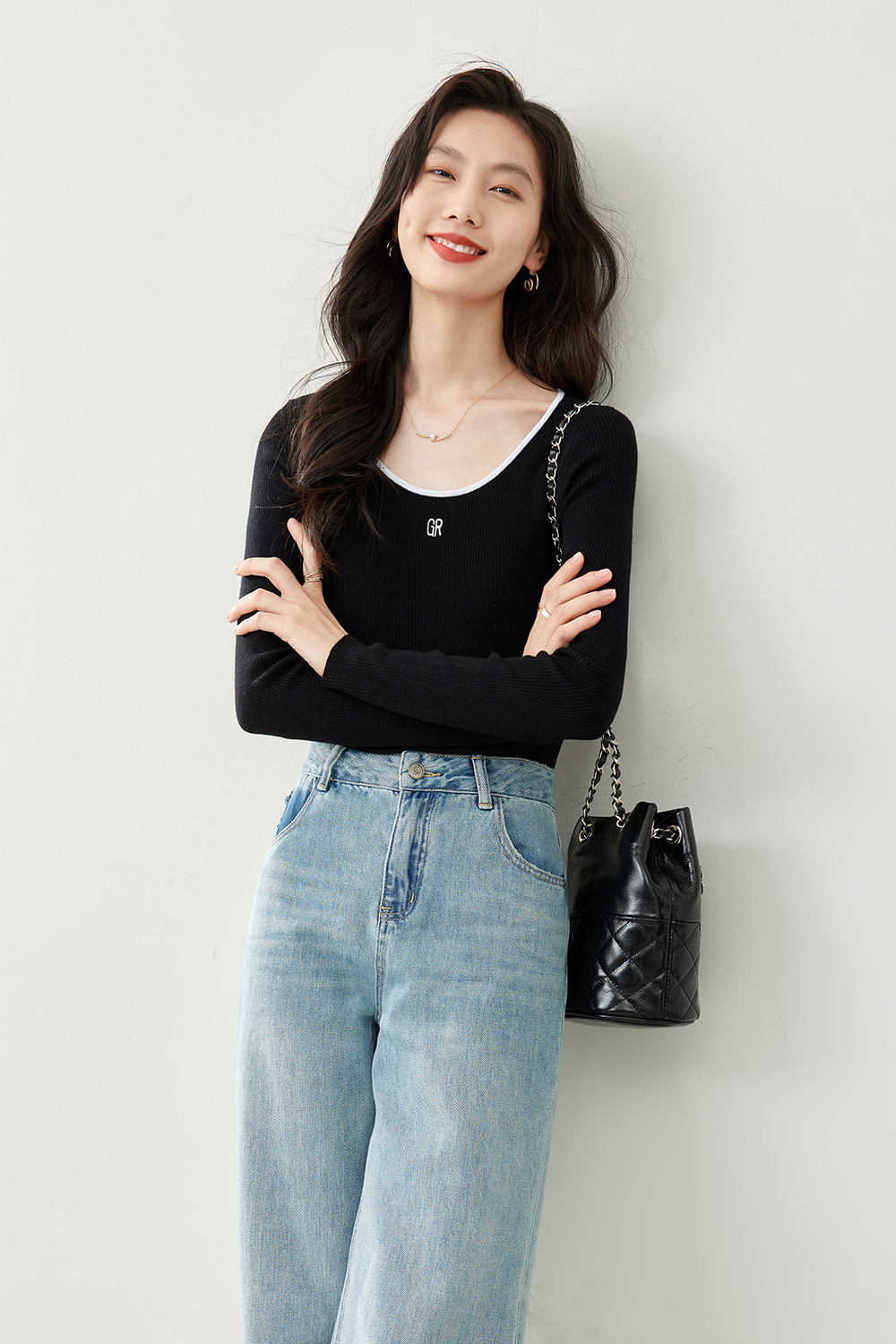 U-Neck Contrast Knitted Sweater
