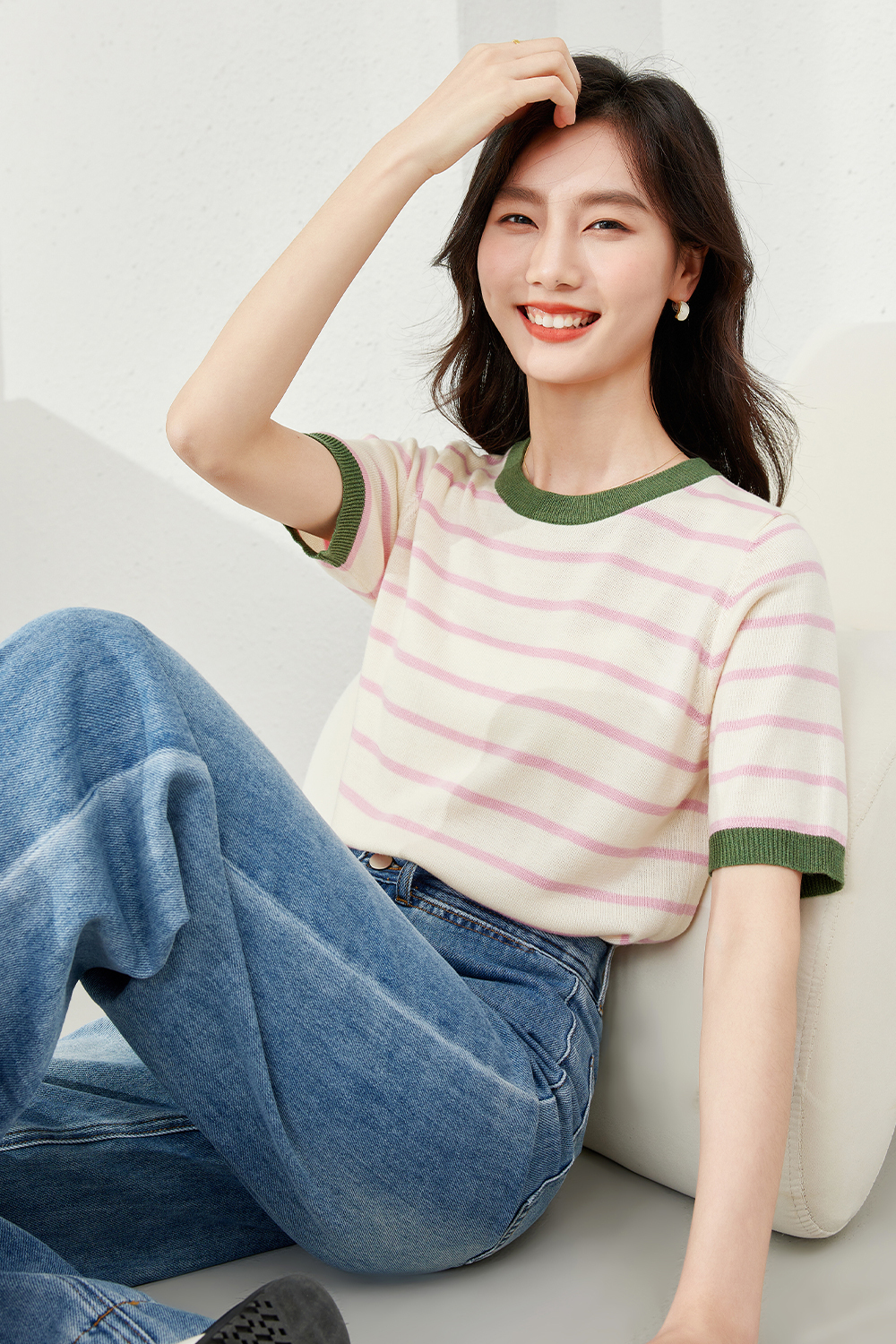 Fashionable Contrast Color Sweater