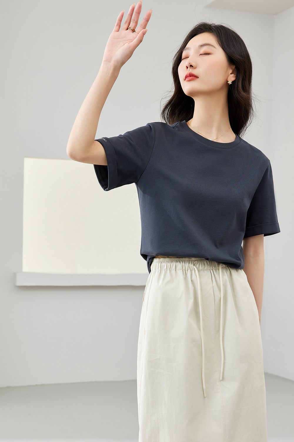 Simple Commuter Round Neck T-Shirt
