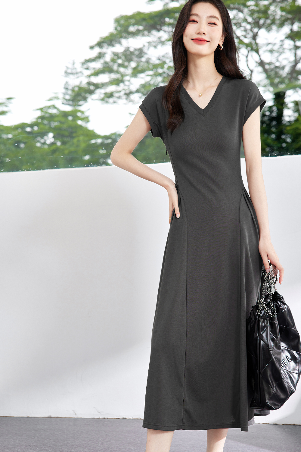 Temperament And High-End Dress