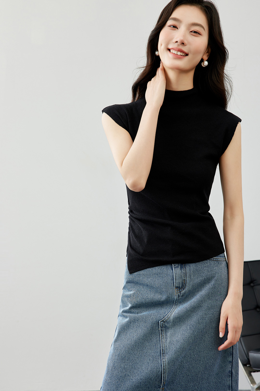Half Turtleneck Sleeveless Solid Color Sweater