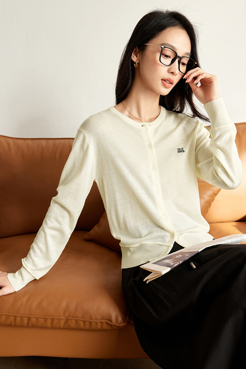 Soft And Waxy Embroidered Knitted Cardigan-VIMLYSTORE