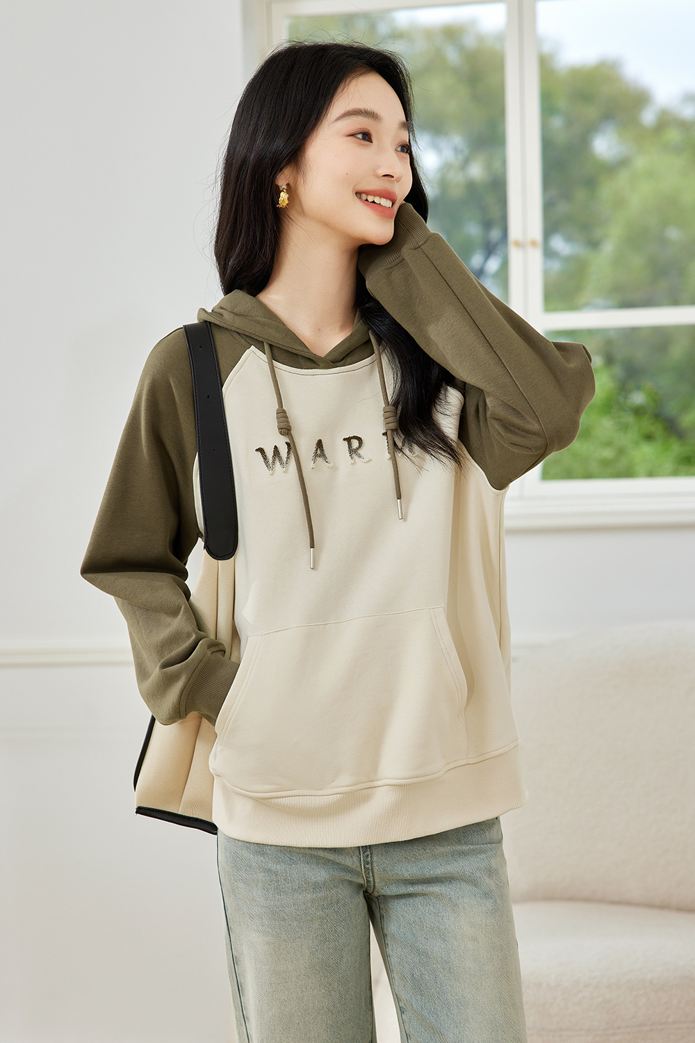 Retro contrasting color hooded sweatshirt